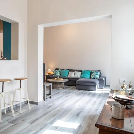 Apartment Annika's Family House Aperion